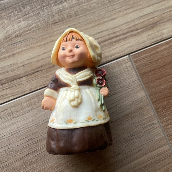 Vintage Hallmark Pilgrim Salt & Pepper Shakers (Hard Plastic) in Original Box - Picture 10 of 15